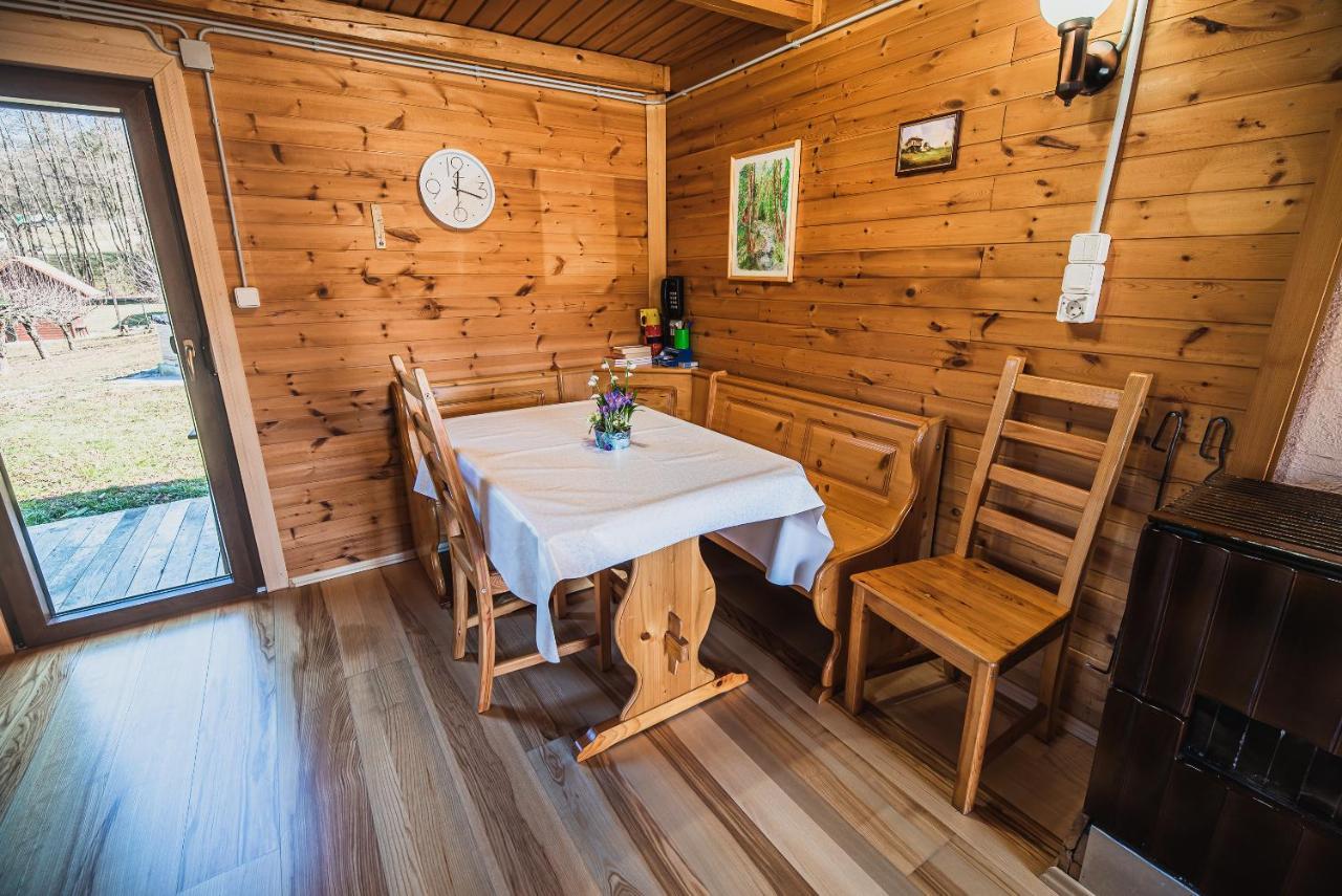 Wooden Cabin Zurej With Hot Tub Bukovje v Babni Gori Exterior photo